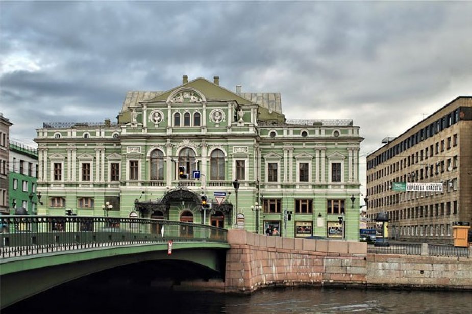 В 101-й день рождения Большого драматического театра