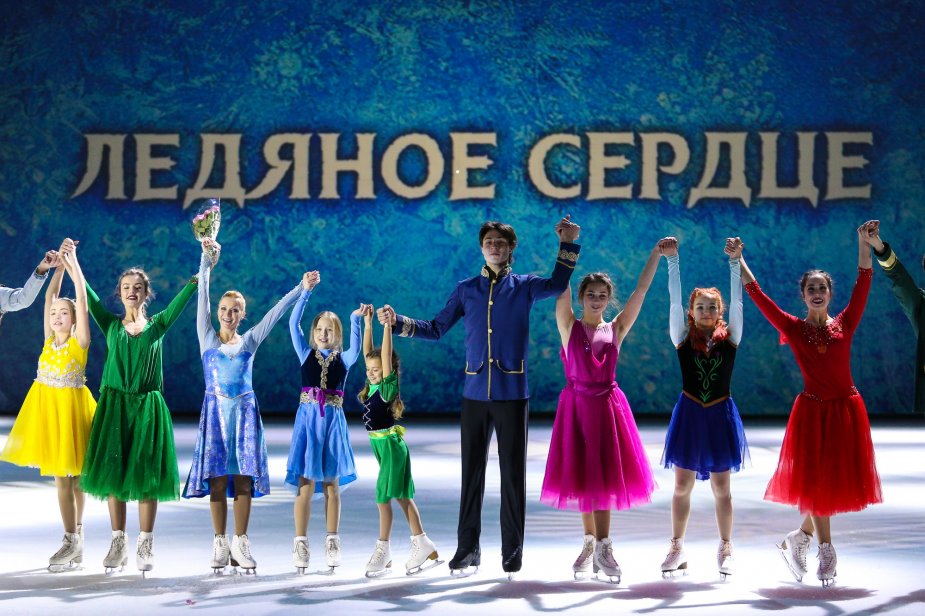 СЕМЕЙНОЕ ЛЕДОВОЕ ШОУ  «ЛЕДЯНОЕ СЕРДЦЕ»